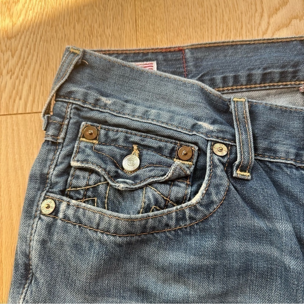 TRUE RELIGION  ZACH SLIM BLUE JEANS - 33 - Picture 14 of 16